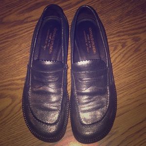 Donald Pliner mountains of Italy stamp.